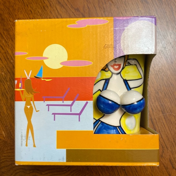 New Printed 3-Dimentinal Sassy Girl Graphic Color Funny Mug Cup by AIYARA - Picture 5 of 7